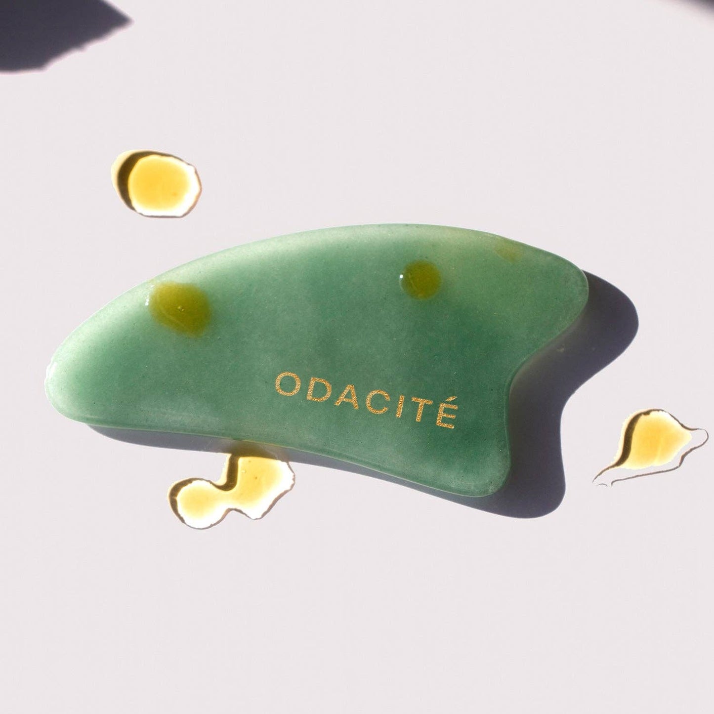 Odacité - Crystal Contour Gua Sha Green Aventurine Beauty Tool