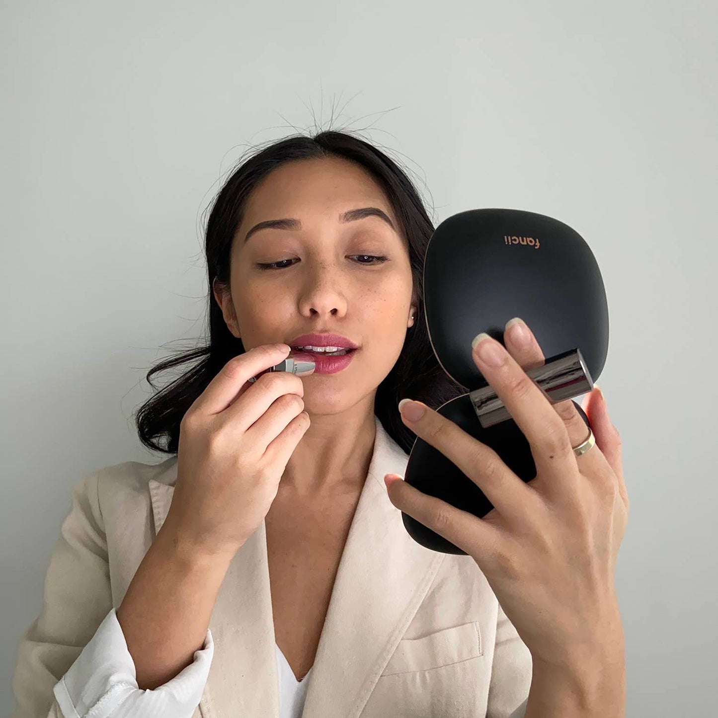 Fancii - Mila Rechargeable Compact Mirror - Black